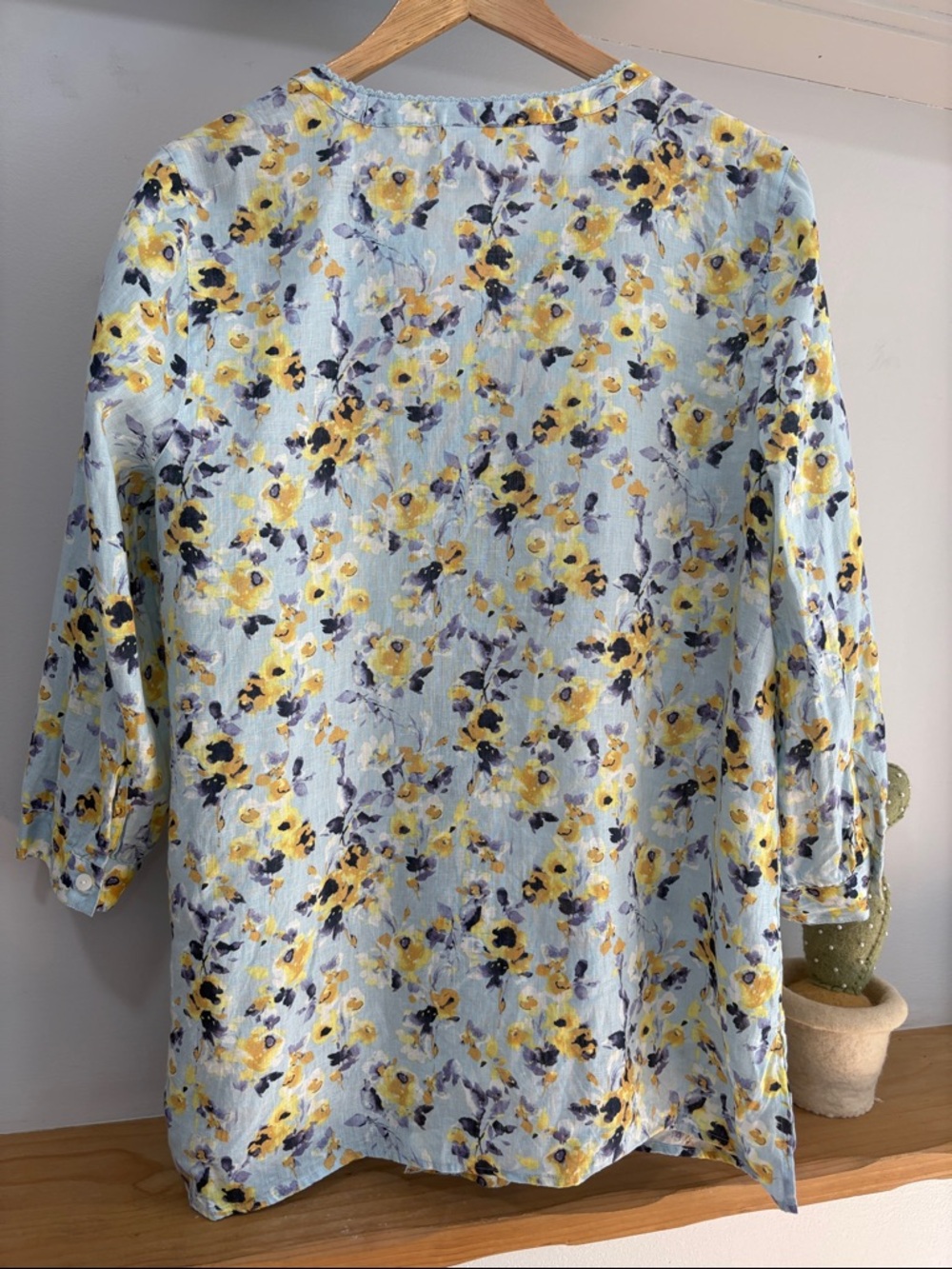 J. Jill Love Linen Floral Blouse, Size M - Picture 4 of 16